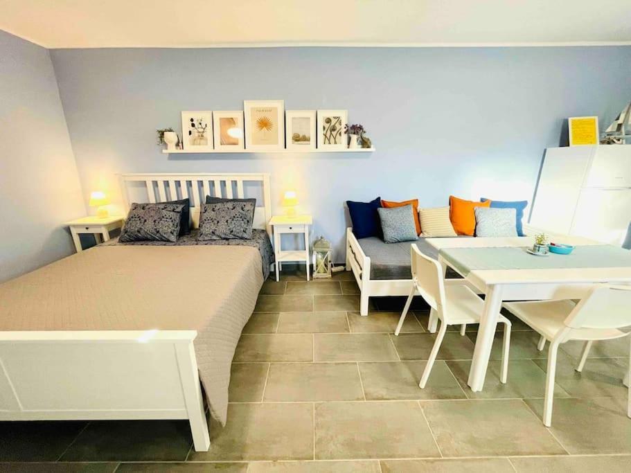 Cozy, Newly Renovated In Gavrio. *