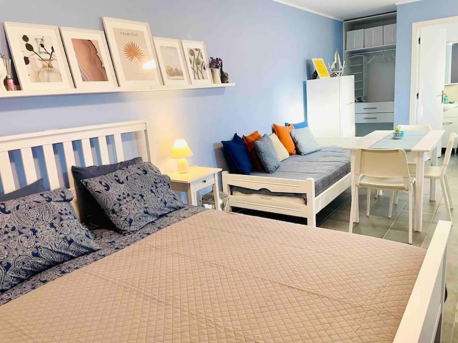 Cozy, Newly Renovated In Gavrio. Apartment *